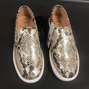 Nwt Espadrilles women's shoes .